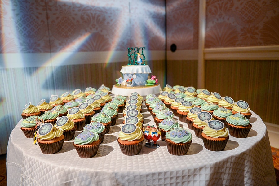 Wedding Cake Wednesday Alice In Wonderland Cupcakes Disney Weddings