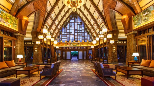 A lounge area in the lobby at Aulani, A Disney Resort & Spa