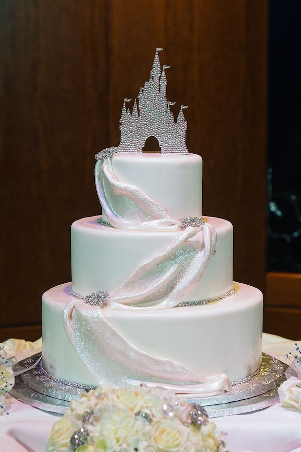 Wedding cake Disney's Fairy Tale Weddings & Honeymoons The Walt Disney  Company, wedding cake, png | PNGWing